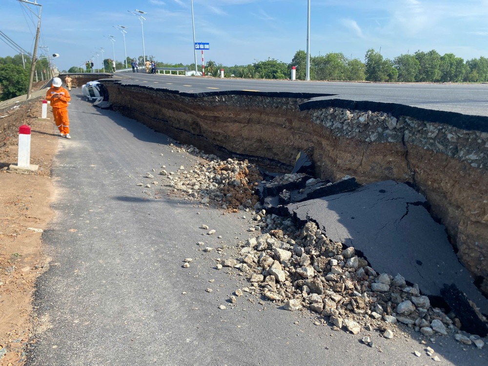 Ngay sau sự cố, lực lượng công an xã Hòa Hội đã có mặt kịp thời để phong tỏa hiện trường, điều tiết giao thông, đảm bảo an toàn cho người dân. Đồng thời, UBND xã phối hợp với Sở Xây dựng và các đơn vị liên quan để đánh giá hiện trạng, triển khai phương án khắc phục.