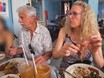 Khách Tây trở lại Việt Nam, ăn một món ở quán gần 30 năm, khen ngon hơn phở