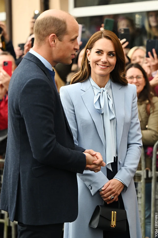 Những chiếc túi hiệu lạ lẫm trong bộ sưu tập của Công nương Kate Middleton - 6