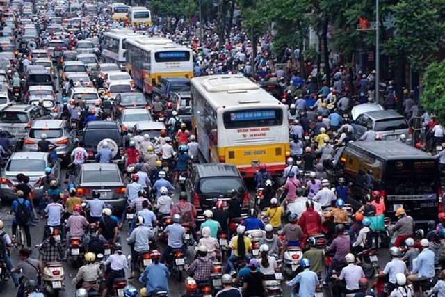 Dự kiến, từ 1/1/2027 xe máy ở Hà Nội và TPHCM sẽ phải kiểm định khí thải. Ảnh minh họa: KTMT.
