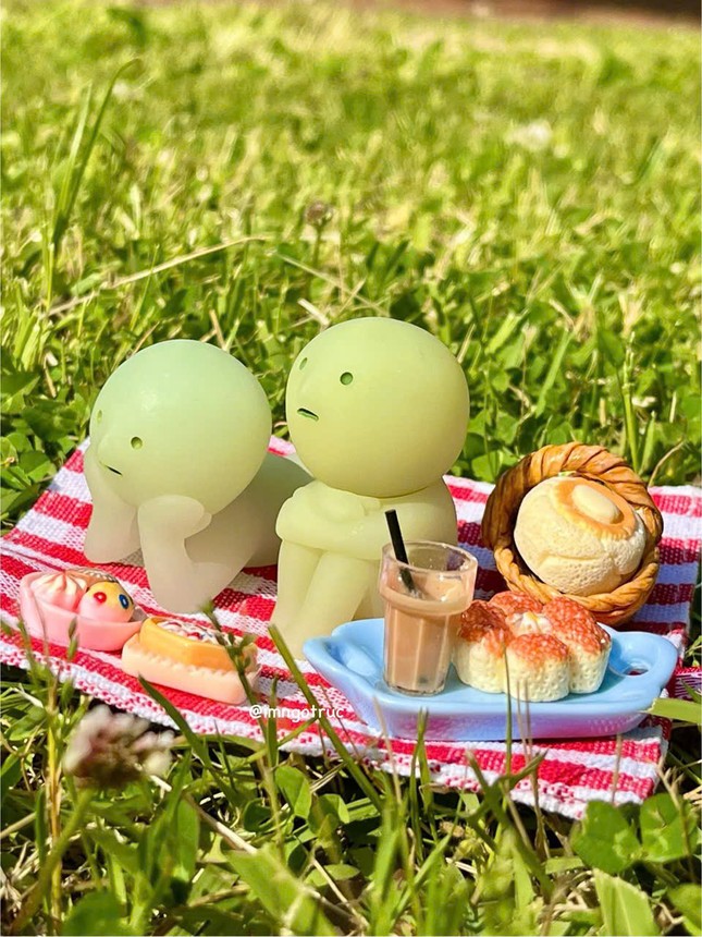 Hình ảnh chậm mà chill của Smiski đem lại nguồn năng lượng tích cực. Ảnh: Ngô Trúc