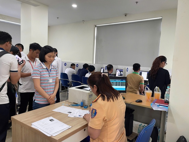 Có 200 thí sinh tham dự sát hạch sáng nay.