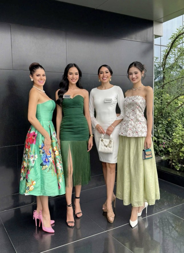 Hoa hậu Ý Nhi đang có khởi đầu ấn tượng, được lòng fan khán giả quê nhà.