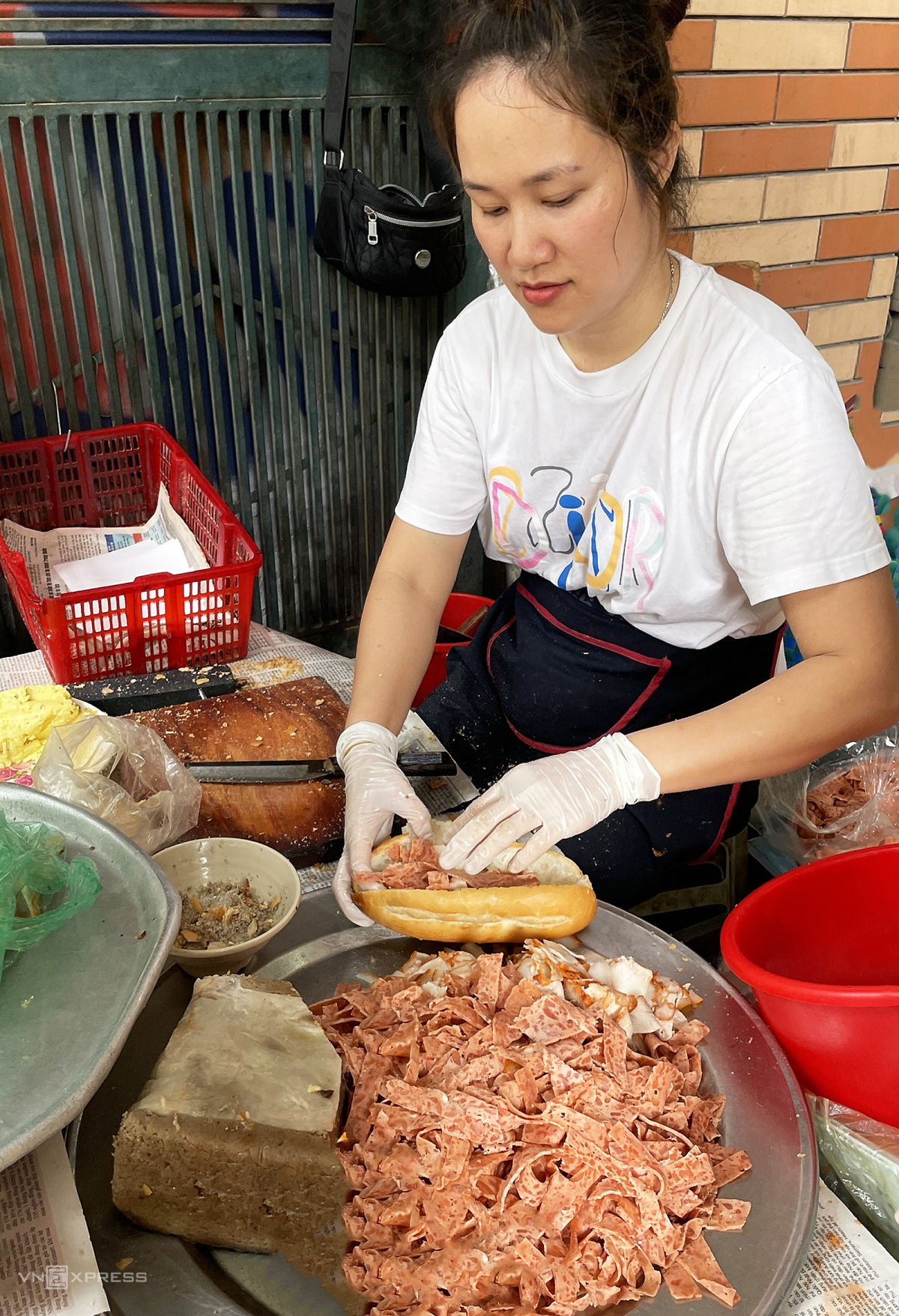 Bánh mì 12.000 đồng ở phố cổ Hà Nội - 6