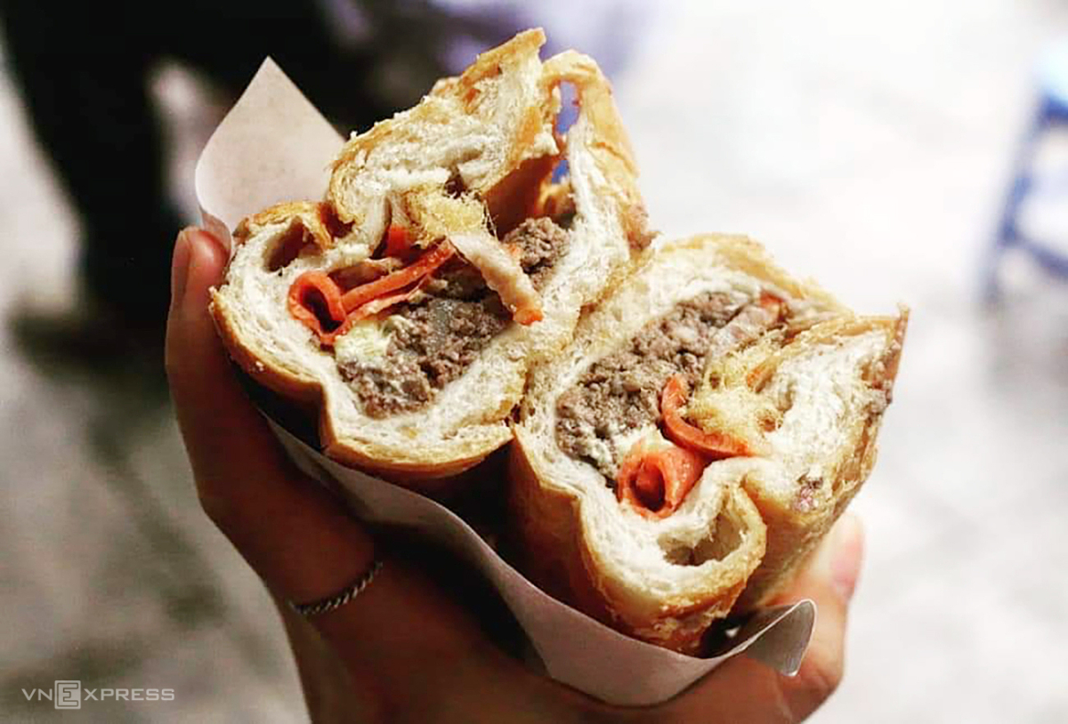 Bánh mì 12.000 đồng ở phố cổ Hà Nội - 5