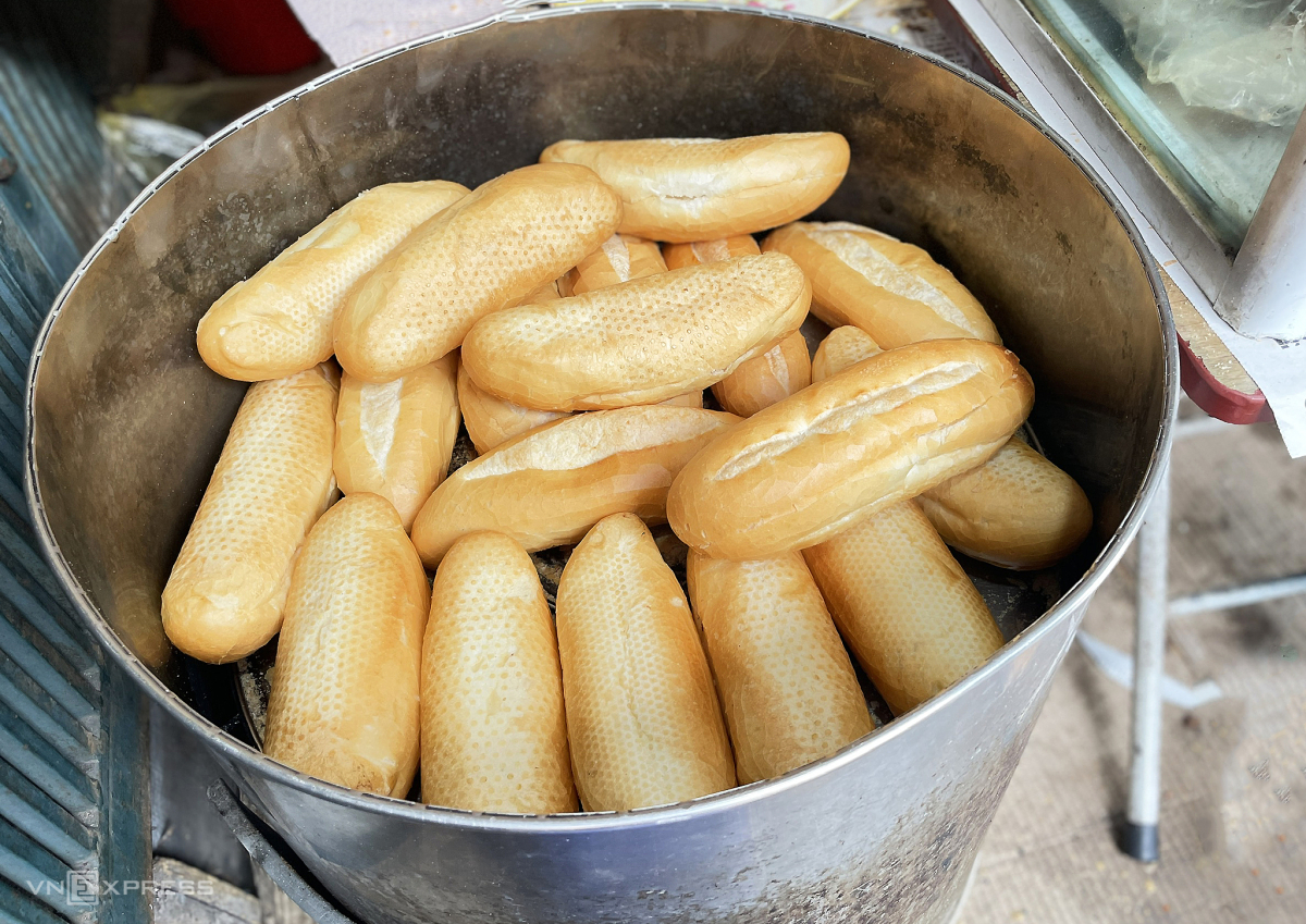 Bánh mì 12.000 đồng ở phố cổ Hà Nội - 4
