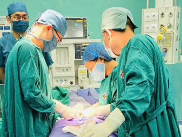 Phát hiện chửa ngoài tử cung sau triệu chứng đau bụng, buồn nôn