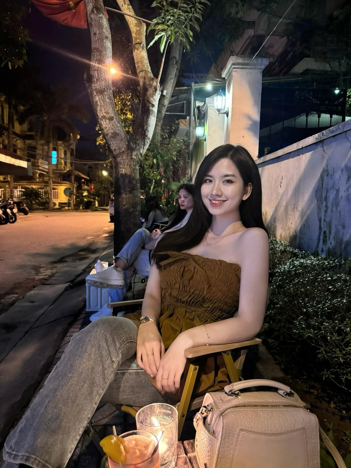 Nữ MC Nghệ An sở hữu tên lạ gây sốt với visual vạn người mê - 8
