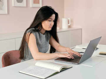 Dấu hiệu AI đang thay thế nhân sự Gen Z