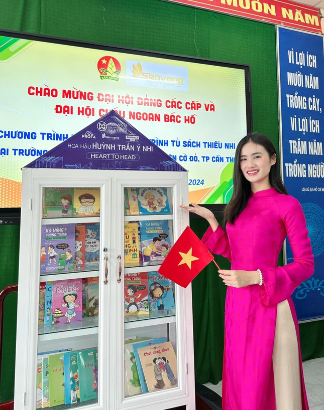 Ý Nhi đã xây dựng hơn 20 tủ sách cộng đồng ở các trường học.