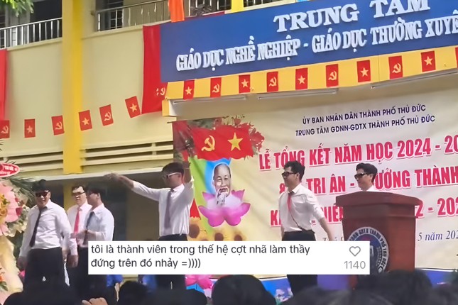 Nhiều bình luận dành cho các thầy giáo: Thầy nhảy sung nhất, Đỉnh Đỉnh thầy ơi.