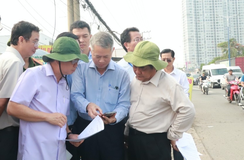 Lãnh đạo tỉnh Bình Dương khảo sát tại các vị trí thường xuyên xảy ra ngập úng