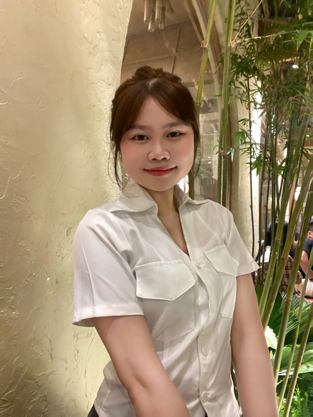 Gen Z học cách mua hàng thông minh sau thời gian dài bị FOMO. Ảnh: NVCC