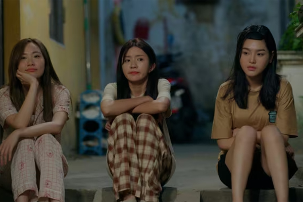 Mới đây, Ngọc Huyền lại vào phim sắp phát sóng trên giờ vàng VTV có tên Dịu dàng màu nắng. Bộ phim kể về cuộc sống đầy sắc màu của những công nhân trong xóm trọ ven đô, nơi mỗi nhân vật mang một câu chuyện riêng về tình yêu, tổn thương và nỗ lực vượt khó.