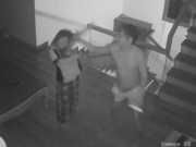 Tin tức - Phẫn nộ clip nghi vấn chồng hành hung vợ dã man lúc rạng sáng