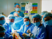 Sức khỏe - Singapore chuyển sản phụ sang TP HCM can thiệp dị tật tim bào thai hiếm gặp