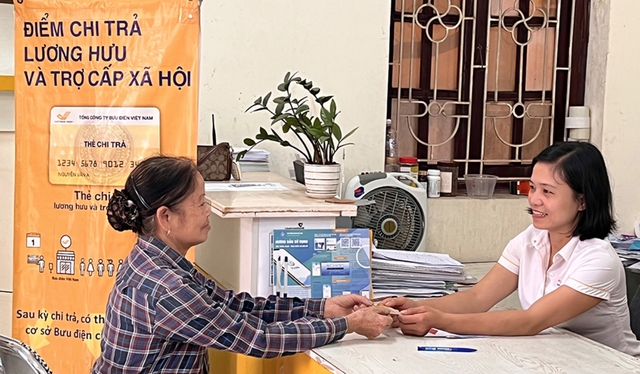Lịch chi trả lương hưu hằng tháng được thực hiện theo quy định của BHXH. Ảnh minh họa: TL