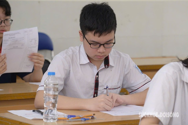 Thí sinh tham dự kỳ thi lớp 10 năm 2024 tại Hà Nội.