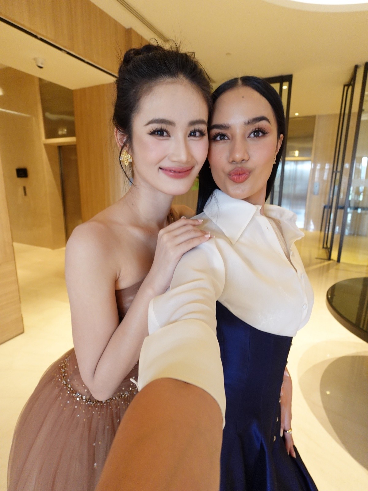 Ý Nhi chia sẻ về bạn cùng phòng - Tân Miss World 2025 Opal Suchata Chuangsri - 9