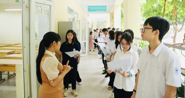Kỳ thi lớp 10 năm nay tại Hà Nội có gần 104.000 thí sinh dự thi. Dự kiến 64% sẽ trúng tuyển THPT công lập.