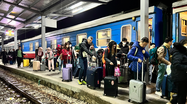 Ngành đường sắt mở đợt ưu đãi dành cho học sinh, sinh viên khi đi thi và nhập học trong 4 tháng.