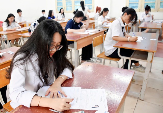 Thí sinh thi lớp 10 năm 2024 tại a classTextlinkBaiviet hrefhttps://eva.vn/ha-noi-p1883c73.htmlHà Nội/a.