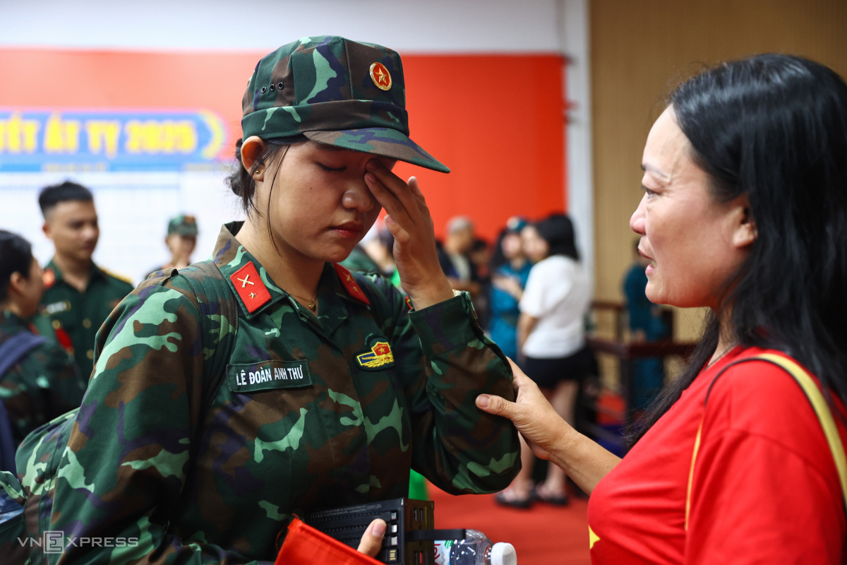 Chiến sĩ lưu luyến trước giờ ra Bắc diễu binh dịp Quốc khánh - 3