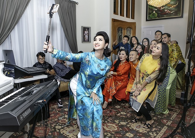 Làm mẹ đơn thân, nuôi con tự kỷ 13 tuổi chưa biết nhai, ca sĩ Nguyễn Hồng Nhung vẫn sống sung túc ở Mỹ trong biệt thự 200m2 - 6