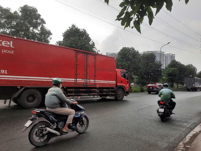 Mưa xuất hiện ở TP Thủ Đức Ảnh: THÁI HÙNG