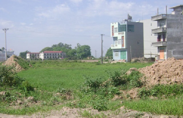 Đất lành là mảnh đất có năng lượng tích cực, khí hậu hài hòa, địa thế tốt, thuận lợi cho sinh sống, làm ăn.