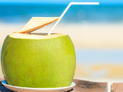 Sức khỏe - Mùa hè nên uống nước dừa hay nước chanh là tốt nhất?