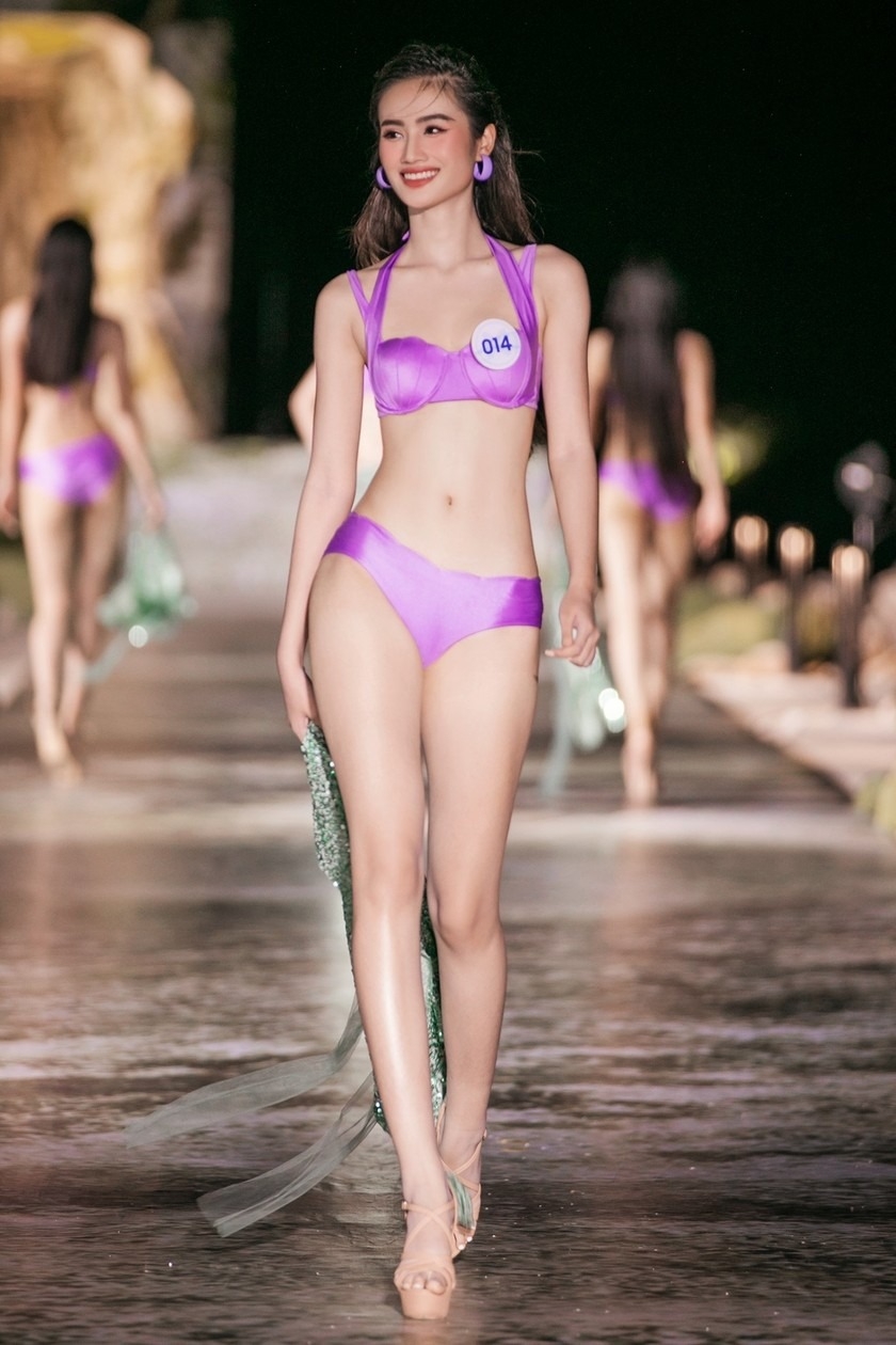 Trước đây khi tham dự Miss World Vietnam 2023, cô nằm trong top thí sinh có chiều cao nổi bật, thân hình gợi cảm. Mỗi khi trình diễn bikini, cô gây ấn tượng với đôi chân dài hơn một mét.