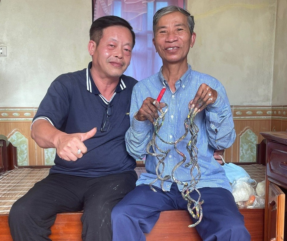 Ông khẳng định không rao bán bộ móng tay của mình với giá 7 tỷ đồng. Ảnh: Nhân vật cung cấp