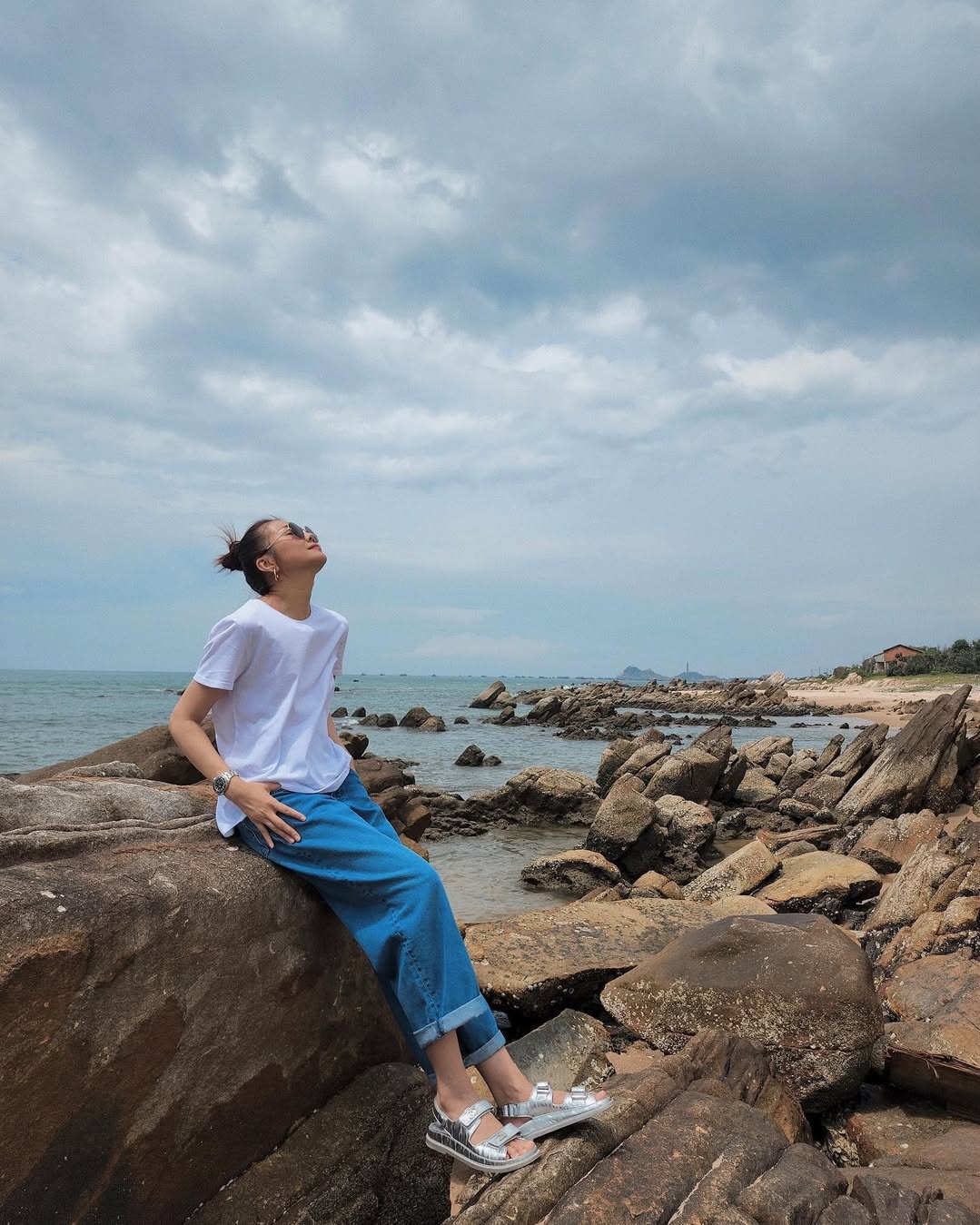 Thời trang nghỉ dưỡng của Thanh Hằng - 9