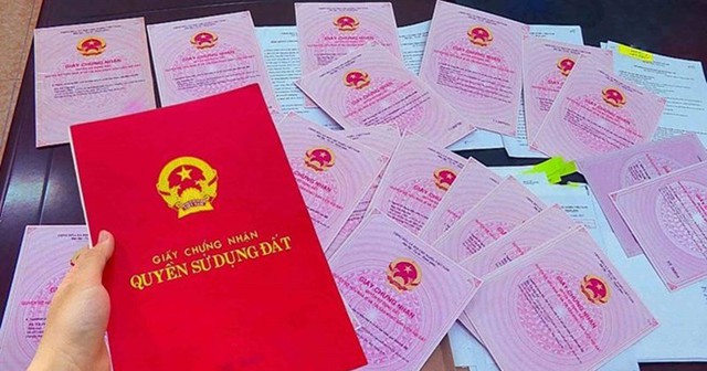 Từ 1/7/2025, người dân làm sổ đỏ lần đầu sẽ được thực hiện ở cấp xã. Ảnh minh họa: TL