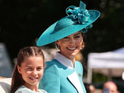 Thời trang - Mẹ con Vương phi Kate Middleton diện đồ đôi