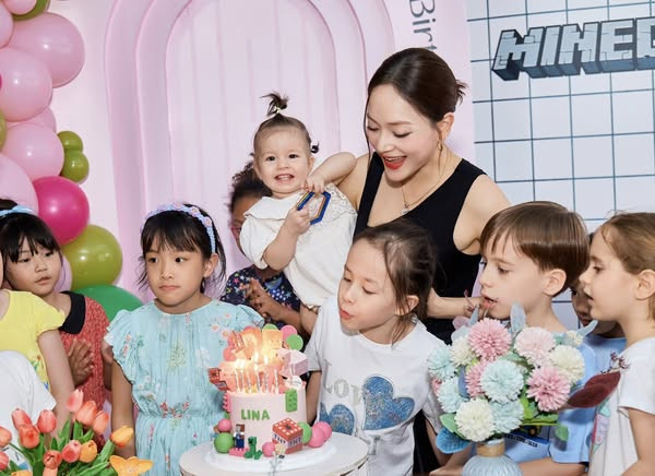 Diễn viên Lan Phương: amp;#34;Chồng từng không đồng cảm, tôi đơn độc trong sự kiệt quệamp;#34; - 8