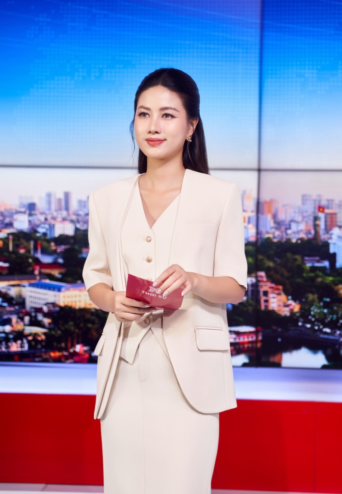 Thu Hòa lọt Top 10 “Gương mặt đẹp nhất” của cuộc thi. 