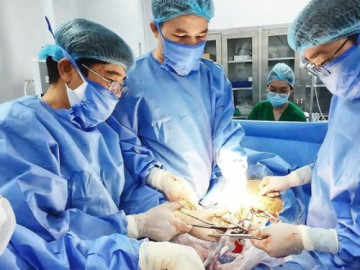 Ca mổ đón trẻ sơ sinh có cân nặng 5,2kg tại Hải Phòng