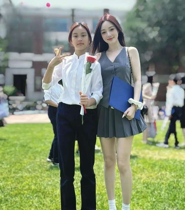 Mẹ đơn thân tài sản nghìn tỷ thanh lý quần áo cũ của con gái, nhìn giá tiền không ai mua còn mắng: Khoe của! - 5