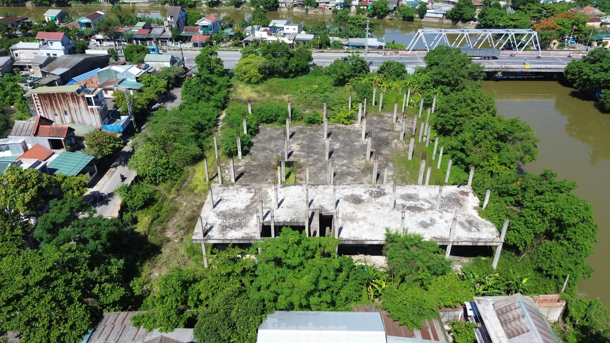 Sau 15 năm dự án khu thương mại giữa trung tâm Huế vẫn thành bãi hoang - 4