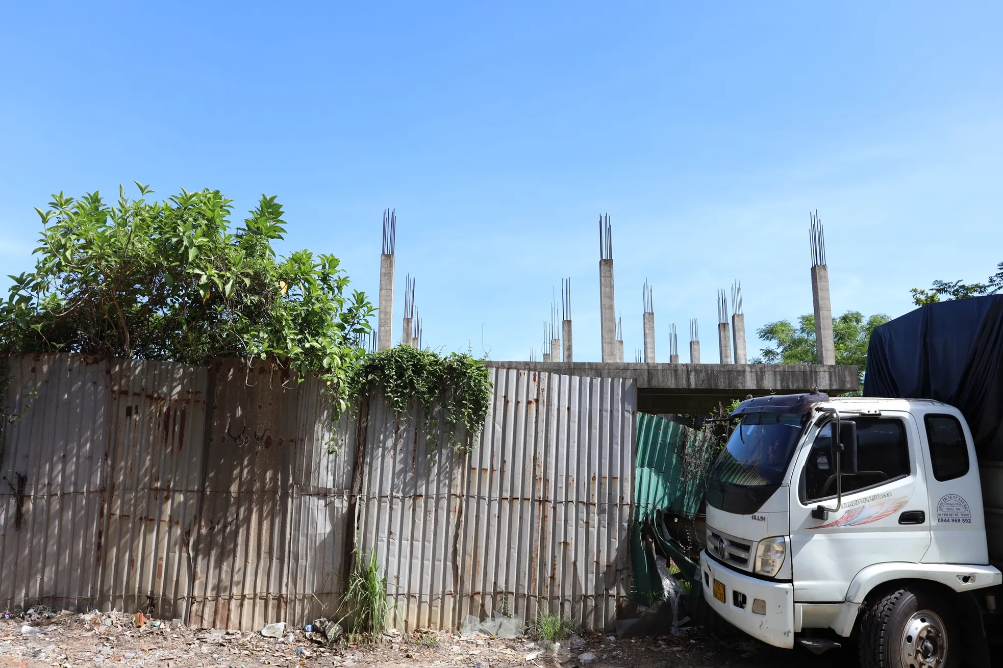 Sau 15 năm dự án khu thương mại giữa trung tâm Huế vẫn thành bãi hoang - 6