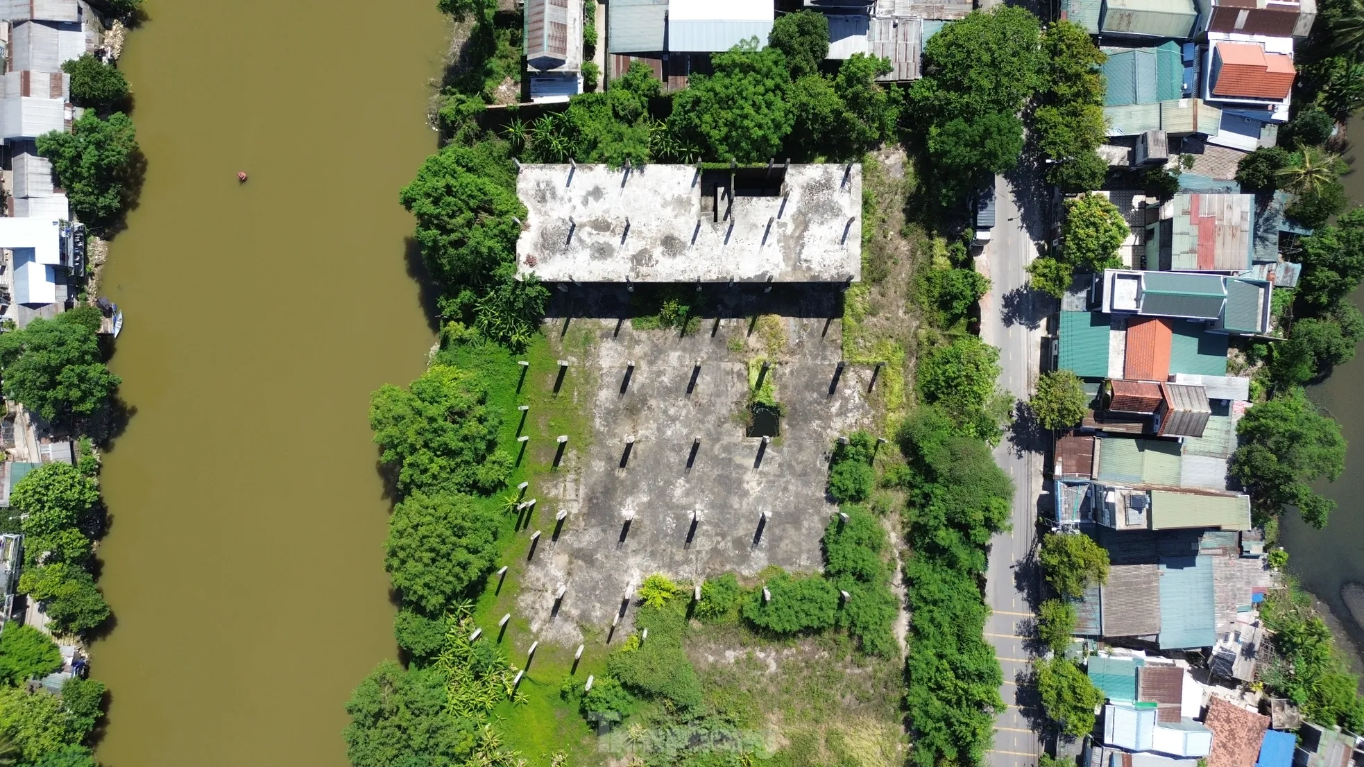 Sau 15 năm dự án khu thương mại giữa trung tâm Huế vẫn thành bãi hoang - 14