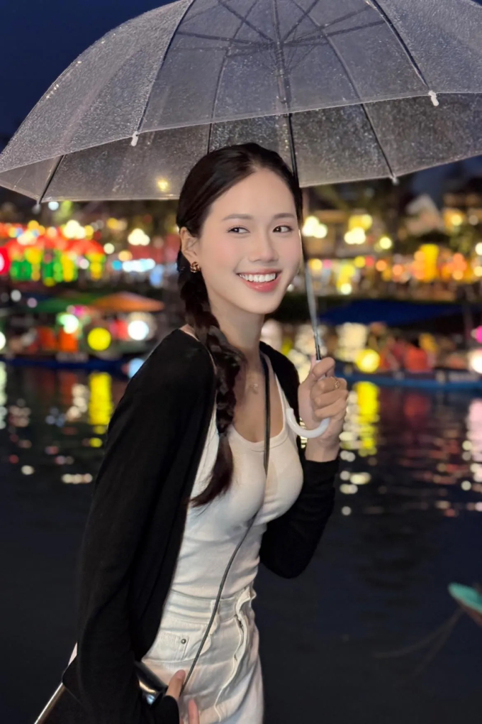 Ở đời thường, Diệu Huyền yêu thích phong cách giản dị, năng động.