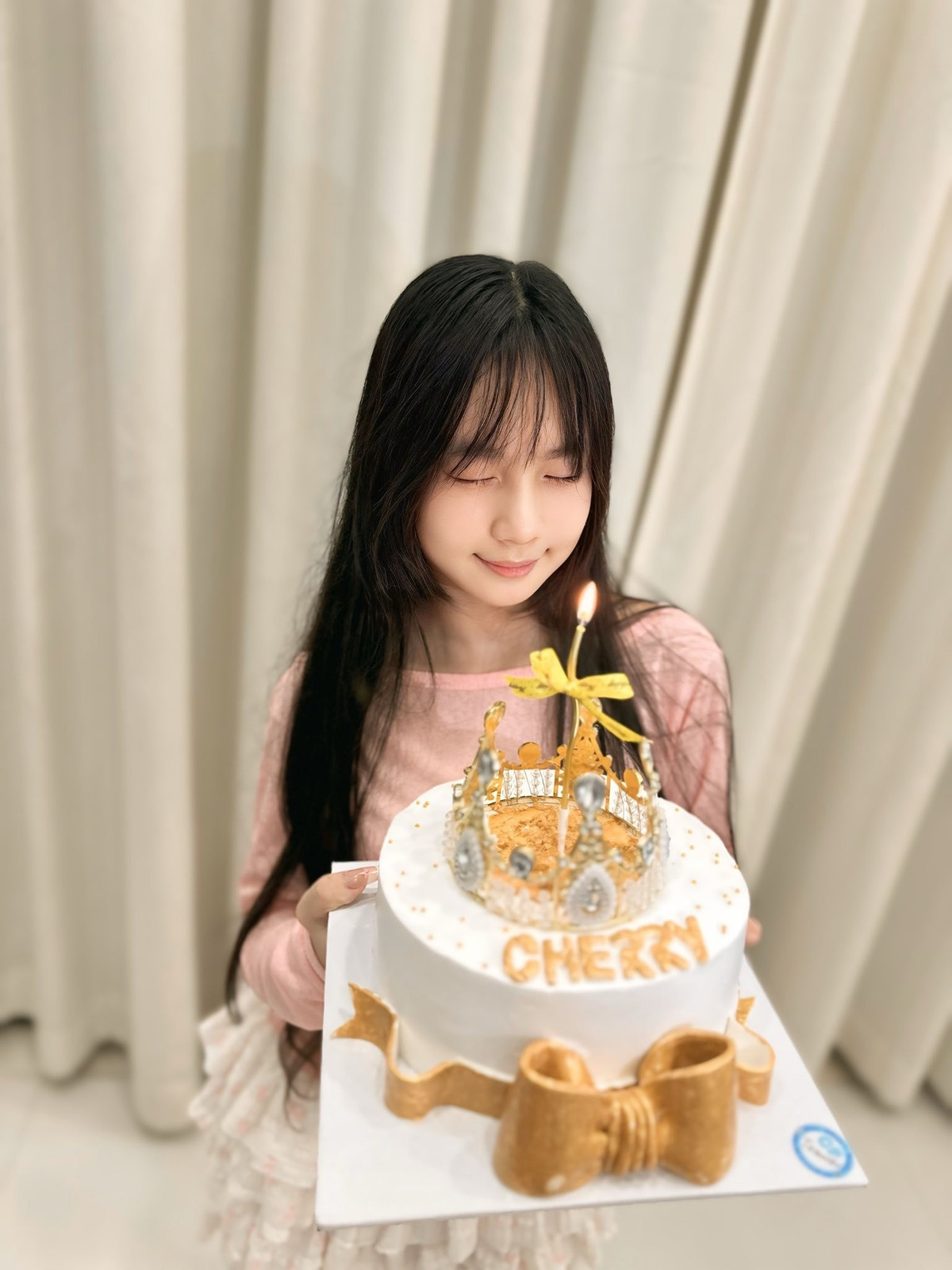 Đạo diễn Lý Hải và bà xã Minh Hà kết hôn vào năm 2010. Tới nay cả hai đã trải qua gần 15 năm hạnh phúc bên nhau. Sau nhiều năm chung sống, cả hai có trái ngọt hôn nhân là 4 nhóc tỳ xinh xắn: Rio, Cherry, Sunny và Mio.