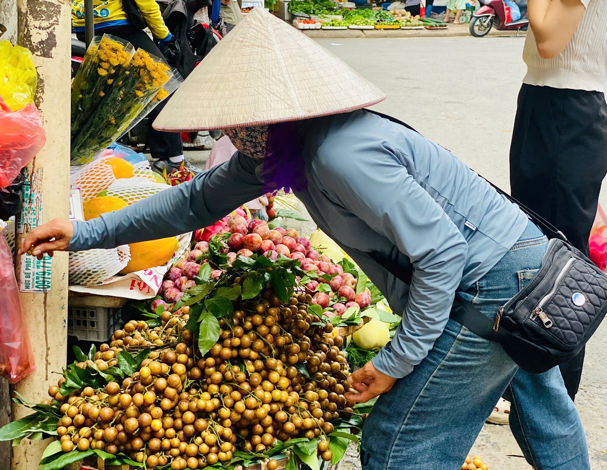 Quất hồng bì có hương vị thơm ngon, tốt cho sức khỏe nên được nhiều người ưa thích.