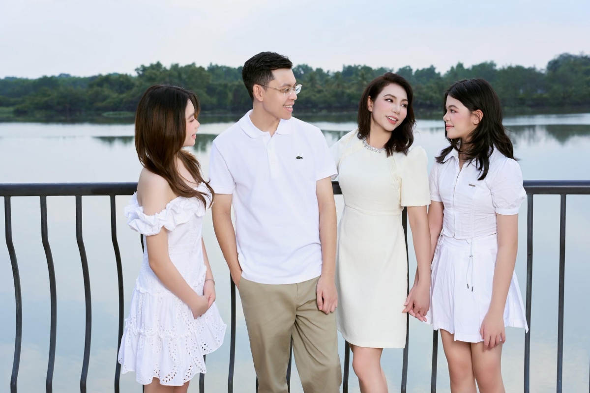 Hồ Quỳnh Hương khoe chị gái tài sắc kín tiếng - 6