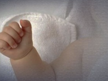 Bé gái 3 tháng tuổi bị người thân xâm hại, phải cấp cứu trong đêm