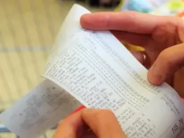 Những tờ hóa đơn mua hàng có thể chứa nhiều hóa chất, chỉ cầm 10 giây đã có hại