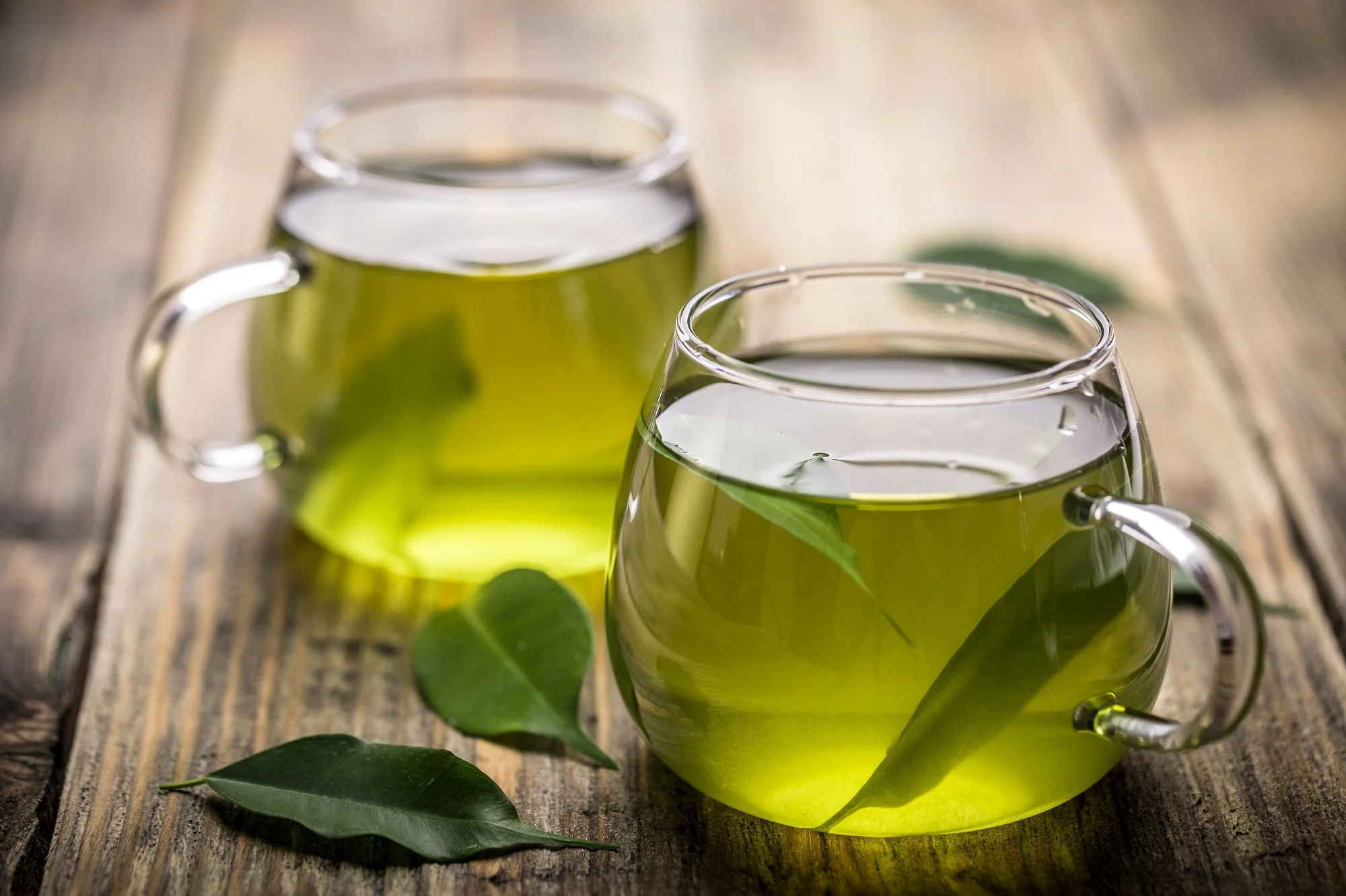 Trà xanh giúp cơ thể tỉnh táo và tập trung. (Tác phẩm nghệ thuật).